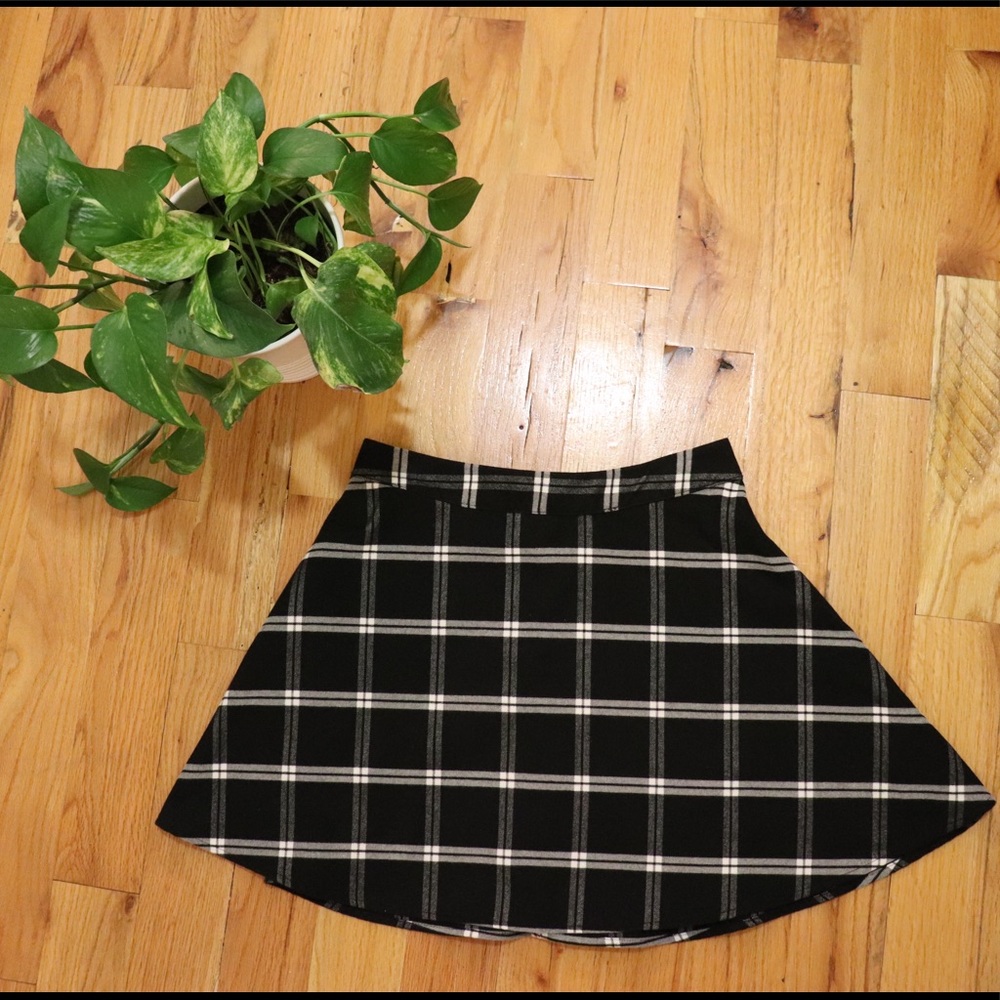 OLD NAVY PREPPY MINI SKIRT